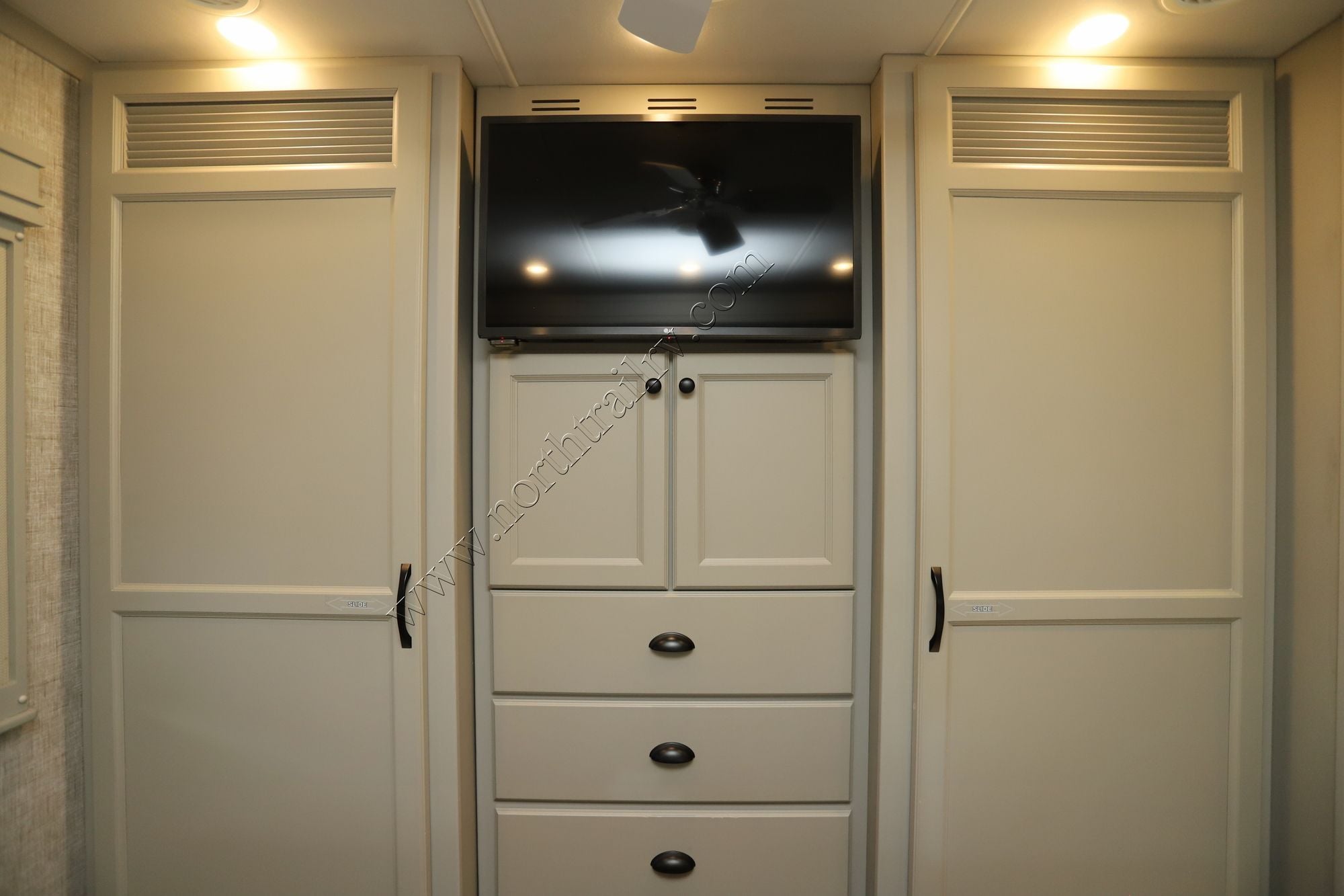 Used 2025 Tiffin Motor Homes Allegro Bay 38AB Super C  For Sale