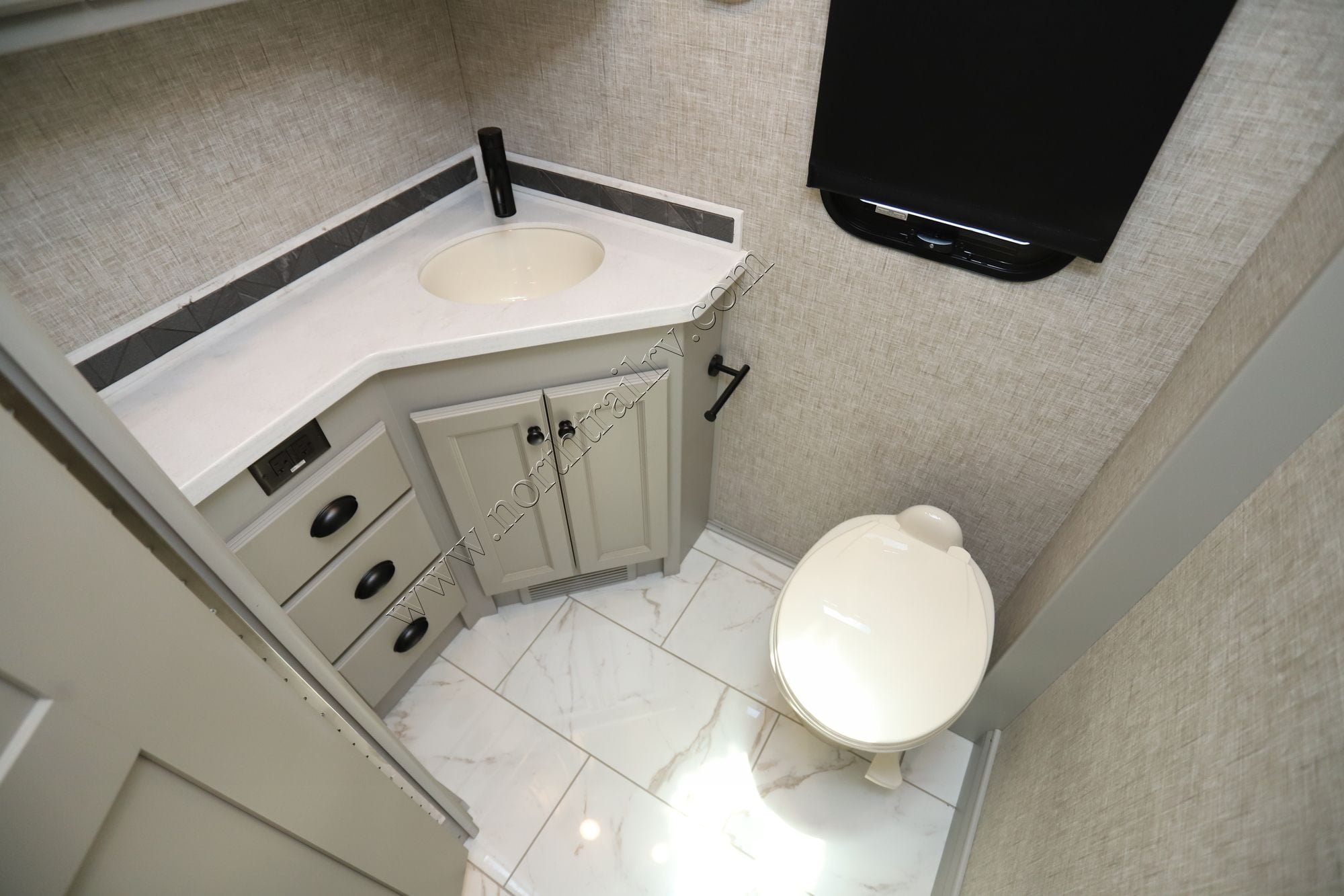 Used 2025 Tiffin Motor Homes Allegro Bay 38AB Super C  For Sale