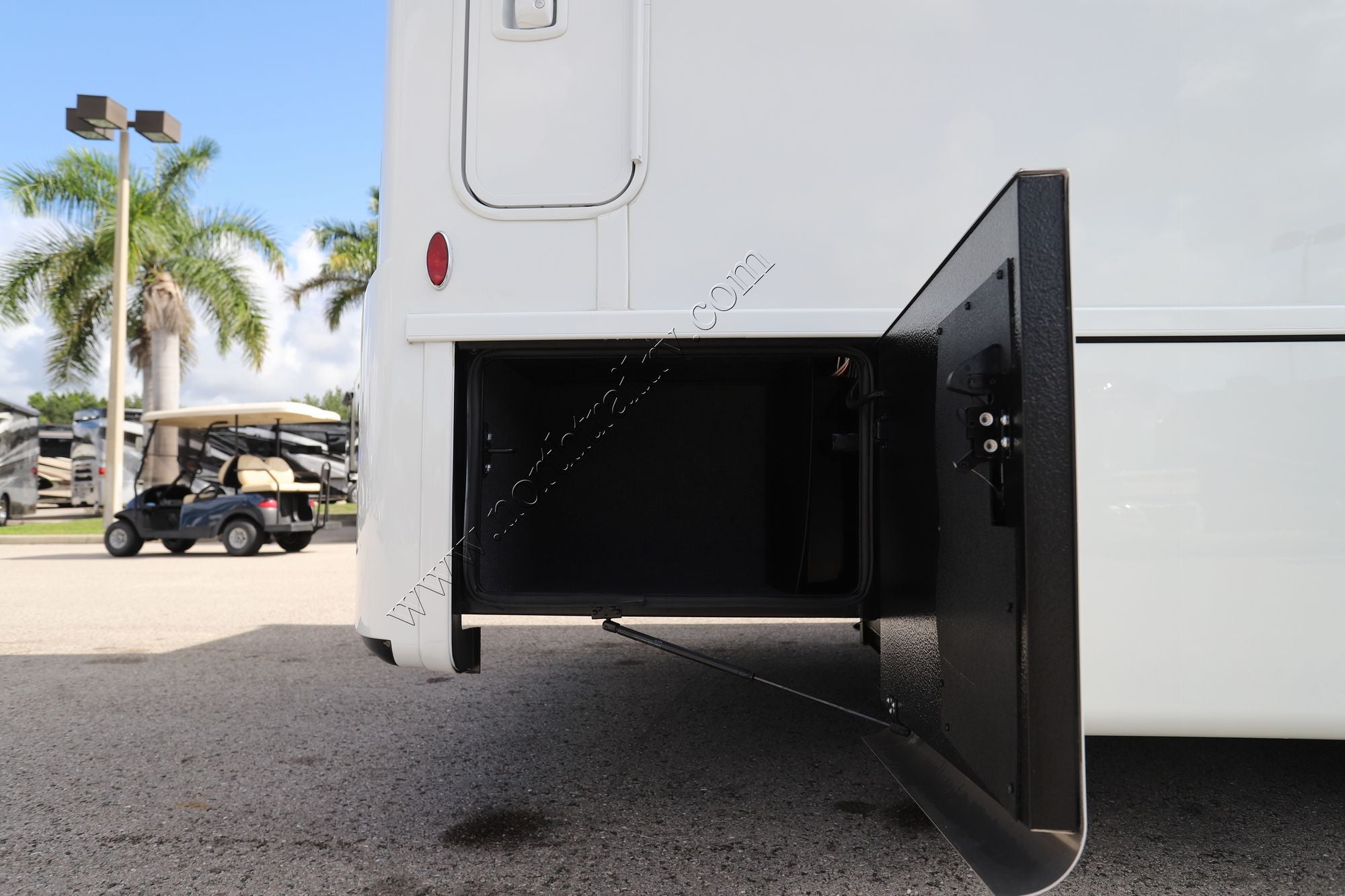 New 2027 Newmar Freedom Aire 2515 Class C  For Sale