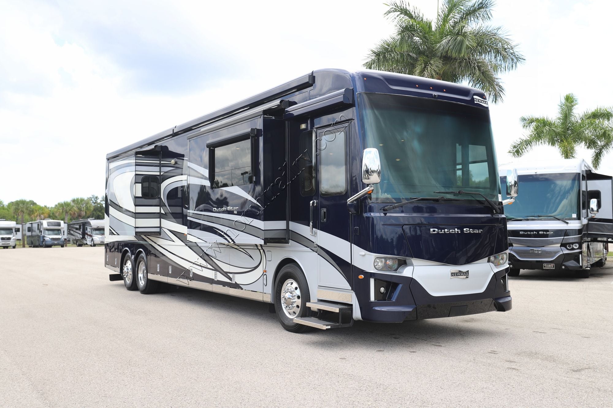 Used 2022 Newmar Dutch Star 4328 Class A  For Sale