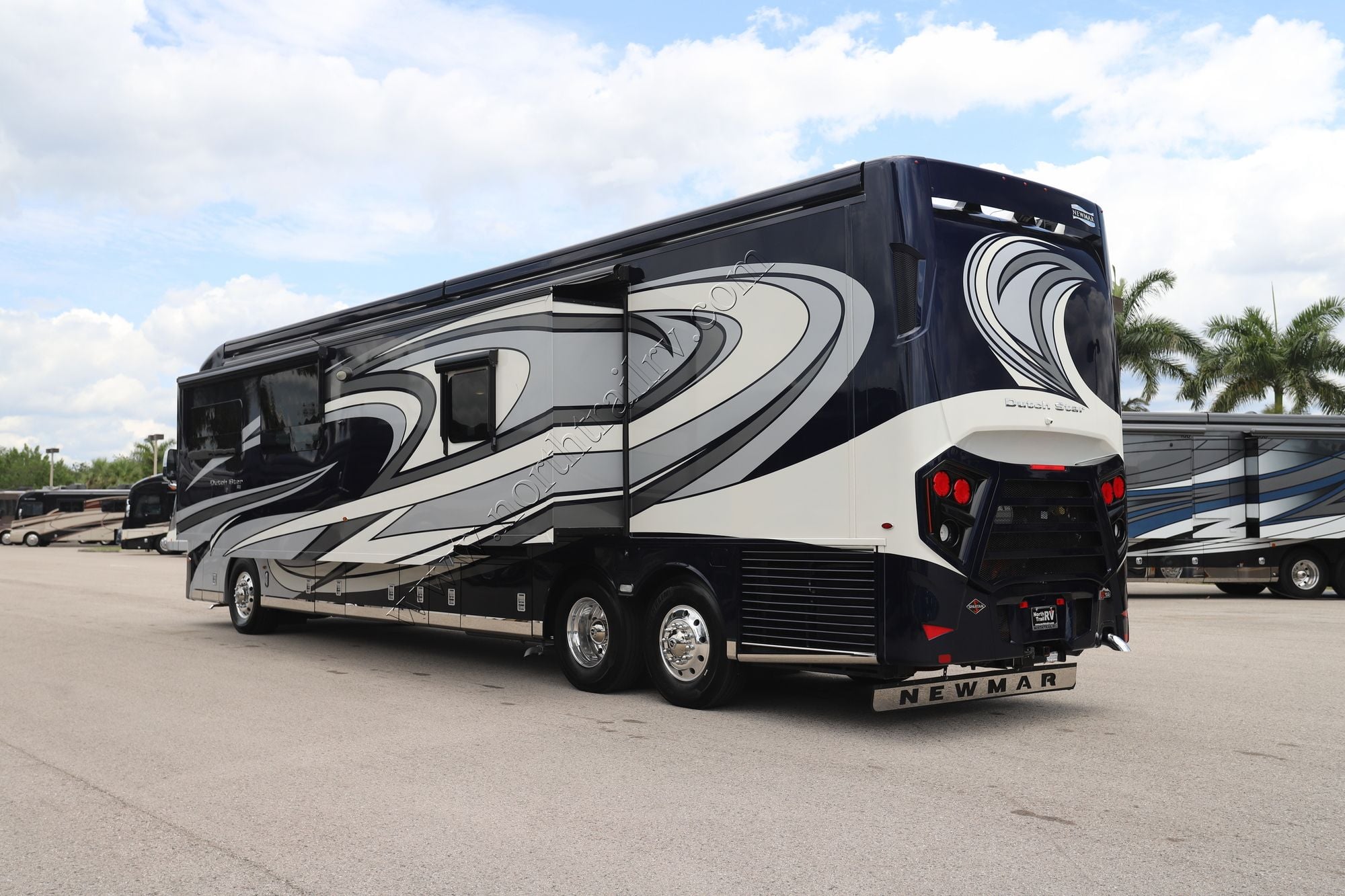 Used 2022 Newmar Dutch Star 4328 Class A  For Sale