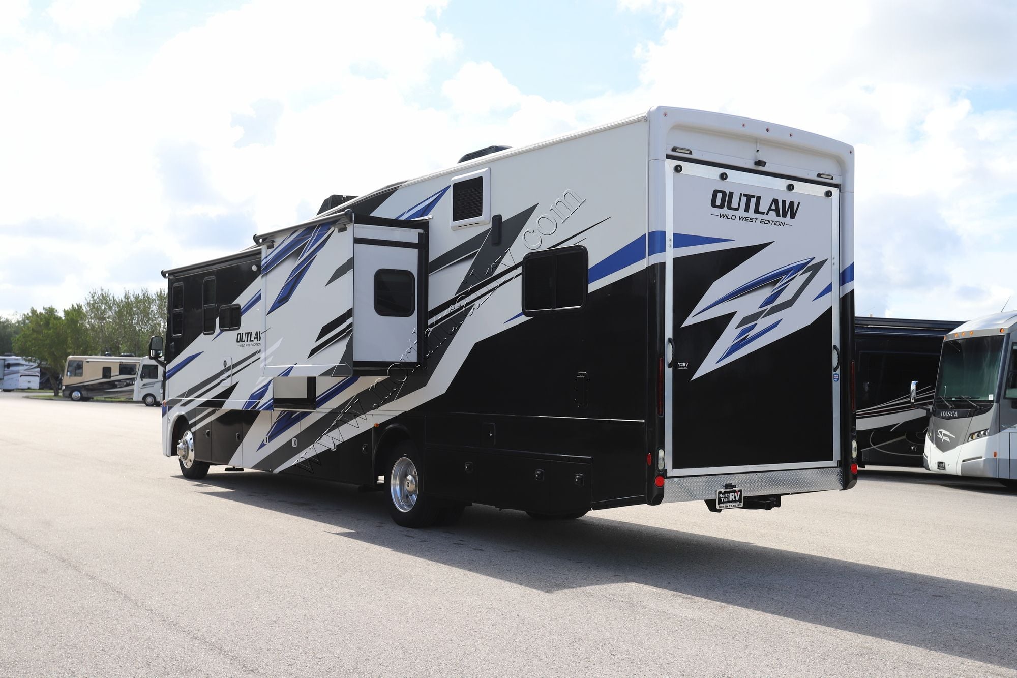 Used 2025 Thor Outlaw Wild West 38K Class A  For Sale
