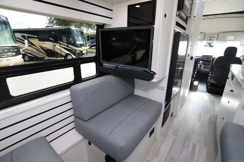 2027 Pleasure-Way Ontour 2.2 AWD