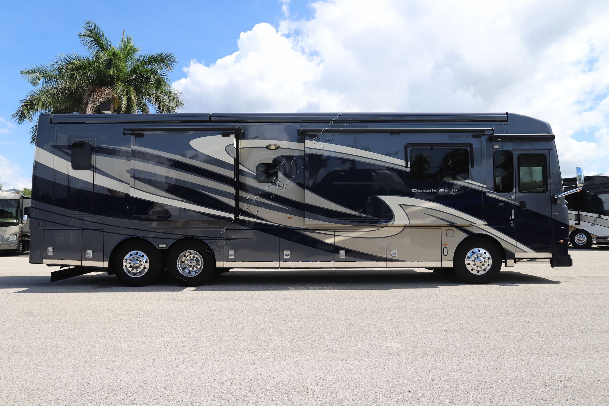 Used 2020 Newmar Dutch Star 4081 Class A  For Sale