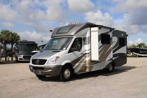 2014 Winnebago View Profile 24G