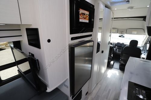 2027 Pleasure-Way Ontour 2.2 AWD