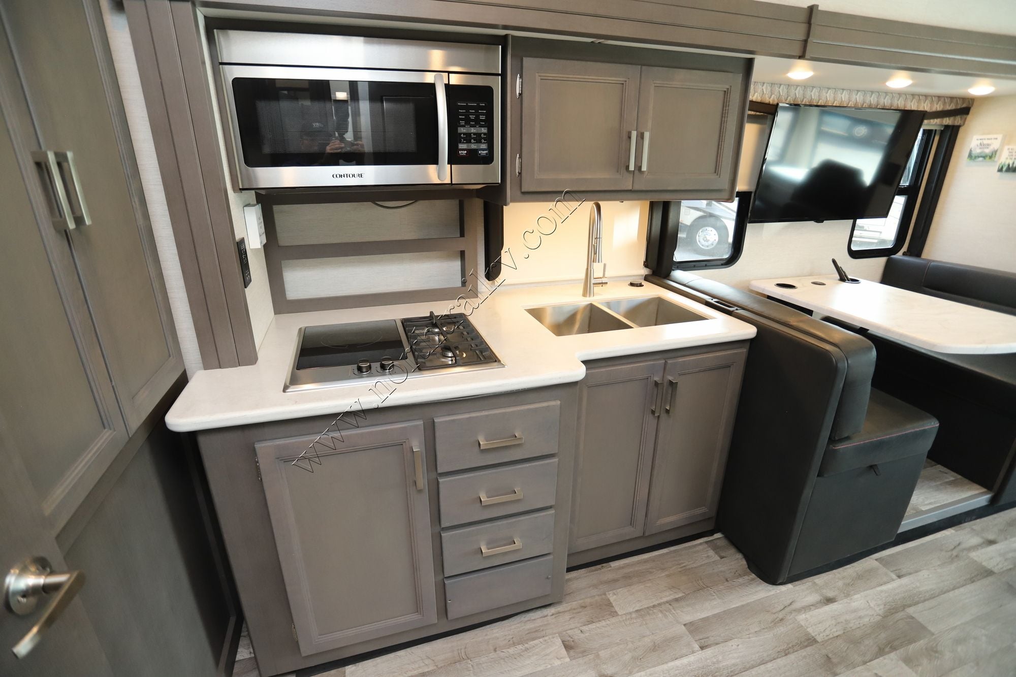 Used 2025 Thor Outlaw Wild West 38K Class A  For Sale