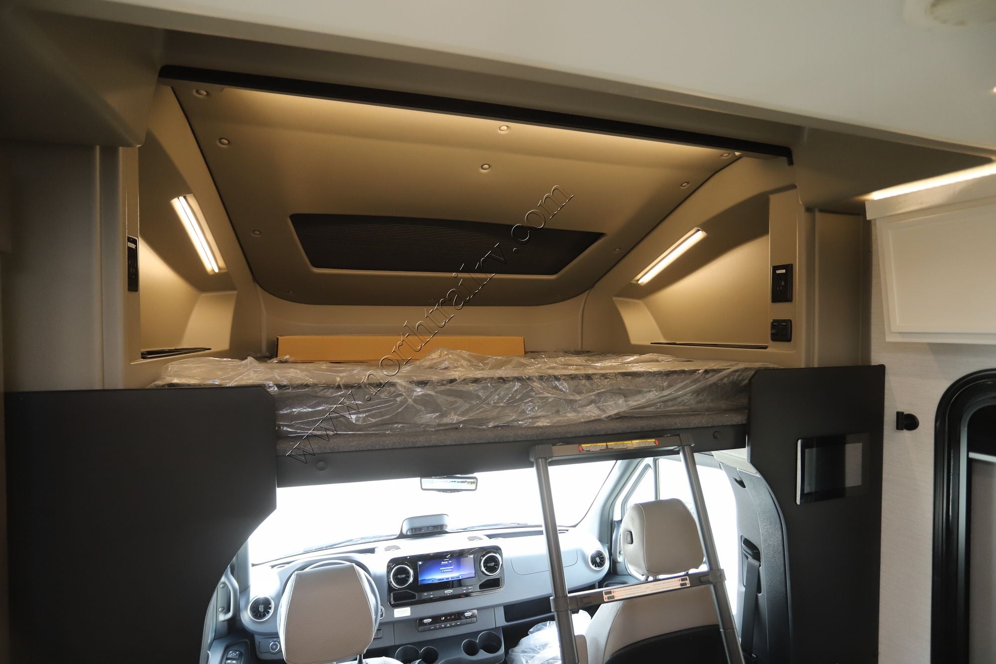 New 2027 Newmar Freedom Aire 2515 Class C  For Sale