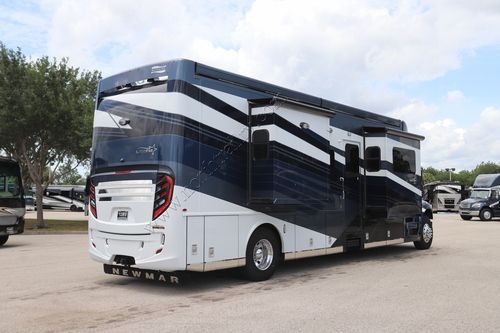 2026 Newmar Super Star 3731 Super C