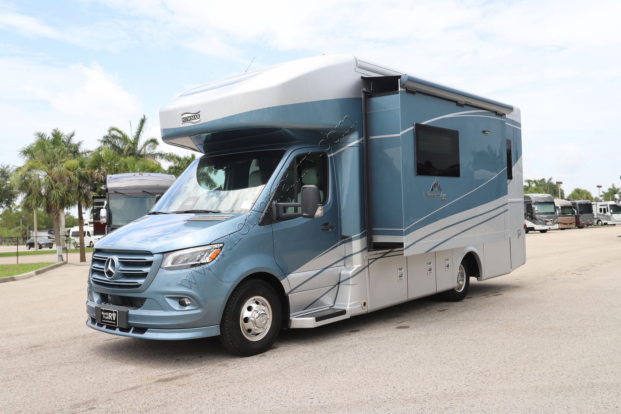 New 2027 Newmar Freedom Aire 2512 Class C  For Sale