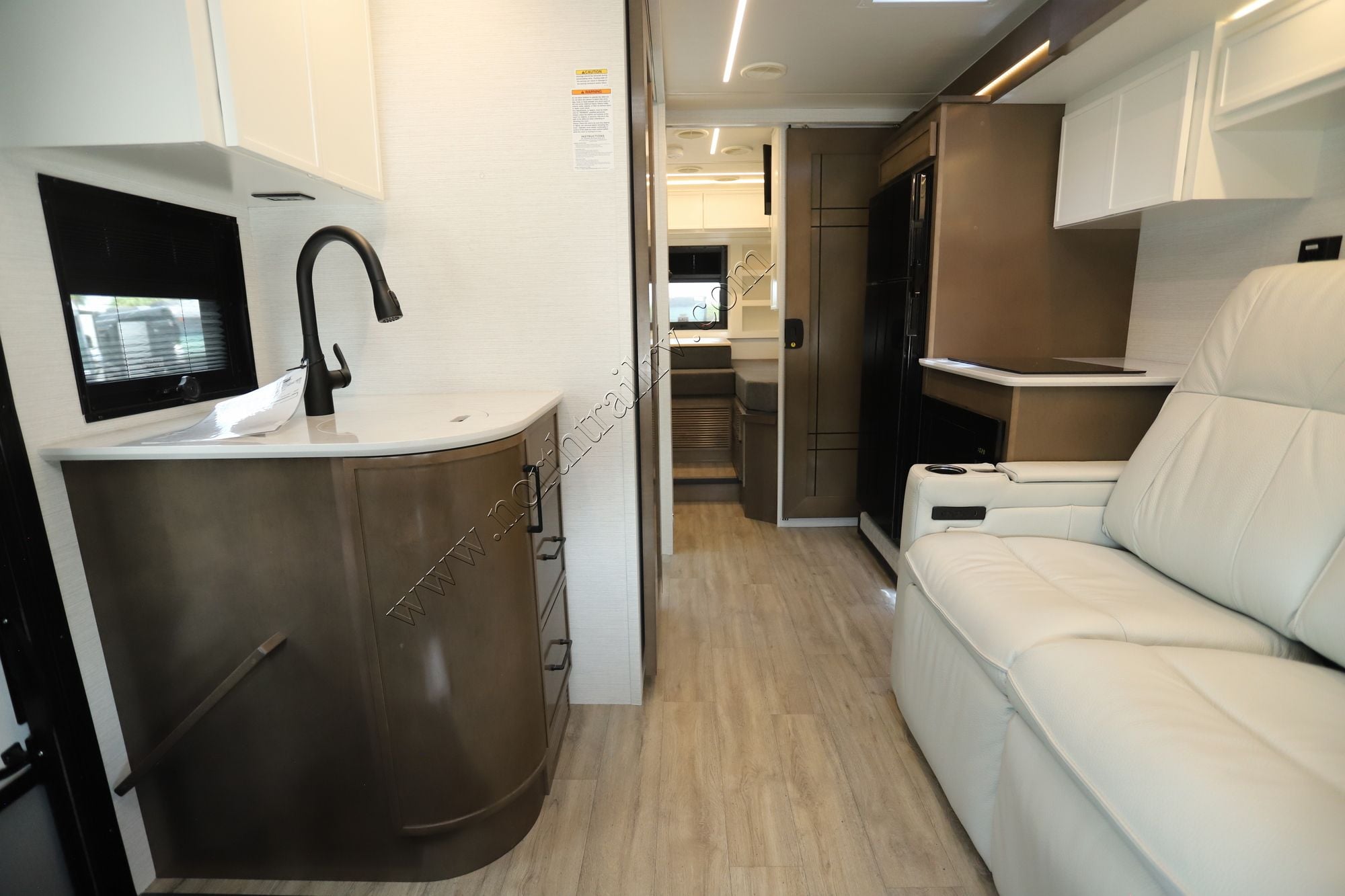 New 2027 Newmar Freedom Aire 2512 Class C  For Sale