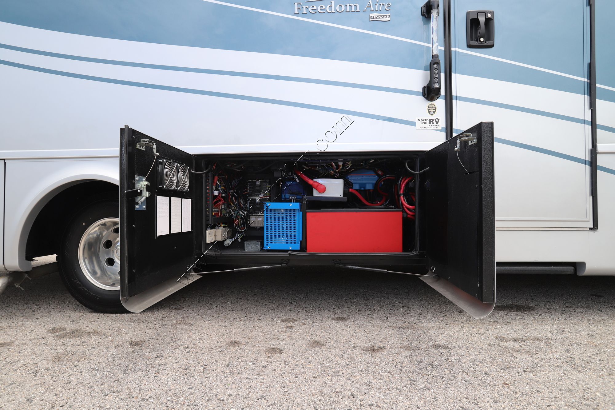 New 2027 Newmar Freedom Aire 2512 Class C  For Sale