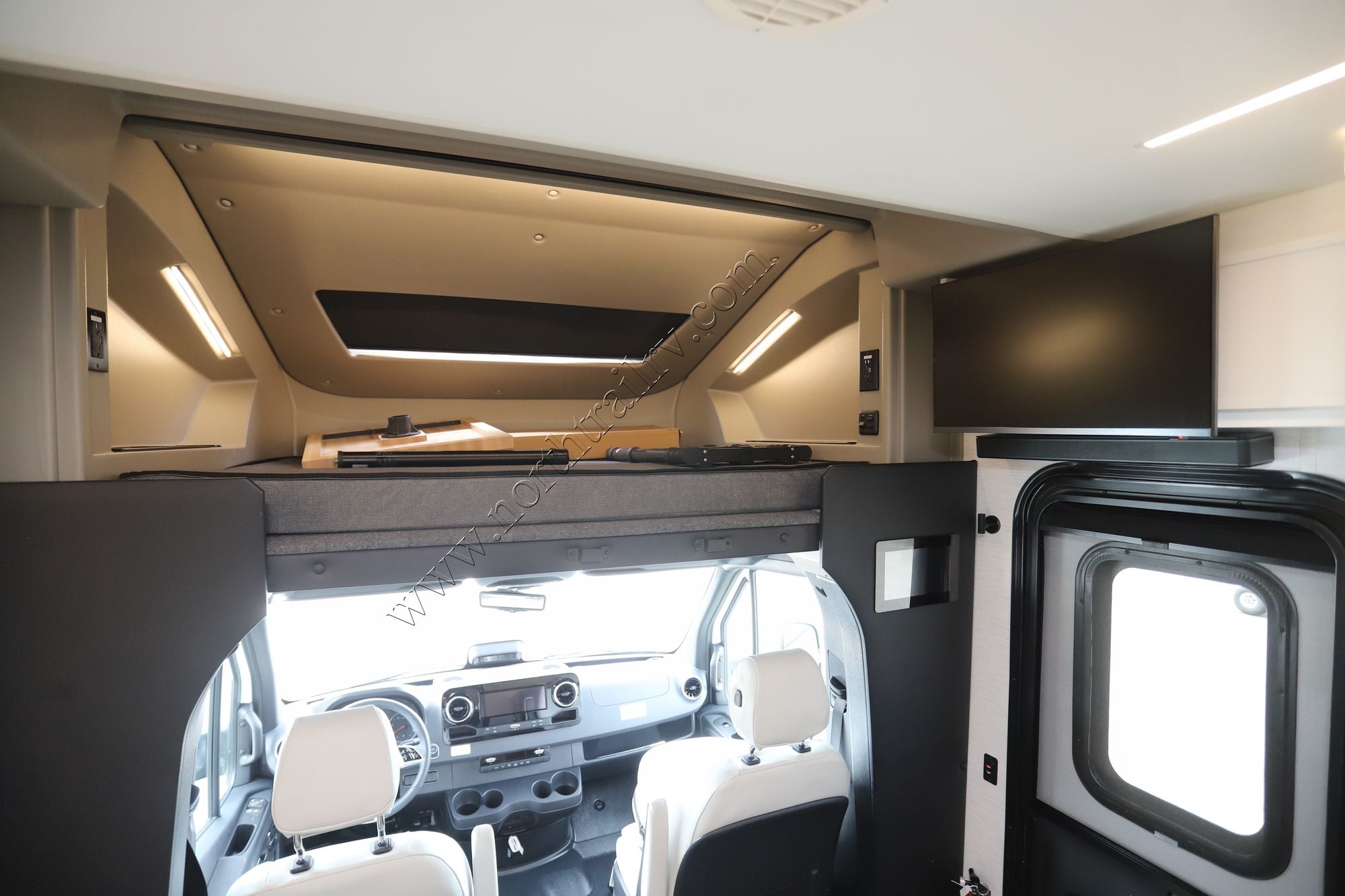 New 2027 Newmar Freedom Aire 2512 Class C  For Sale
