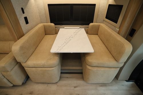 2027 Tiffin Motor Homes Wayfarer 25RW Class C