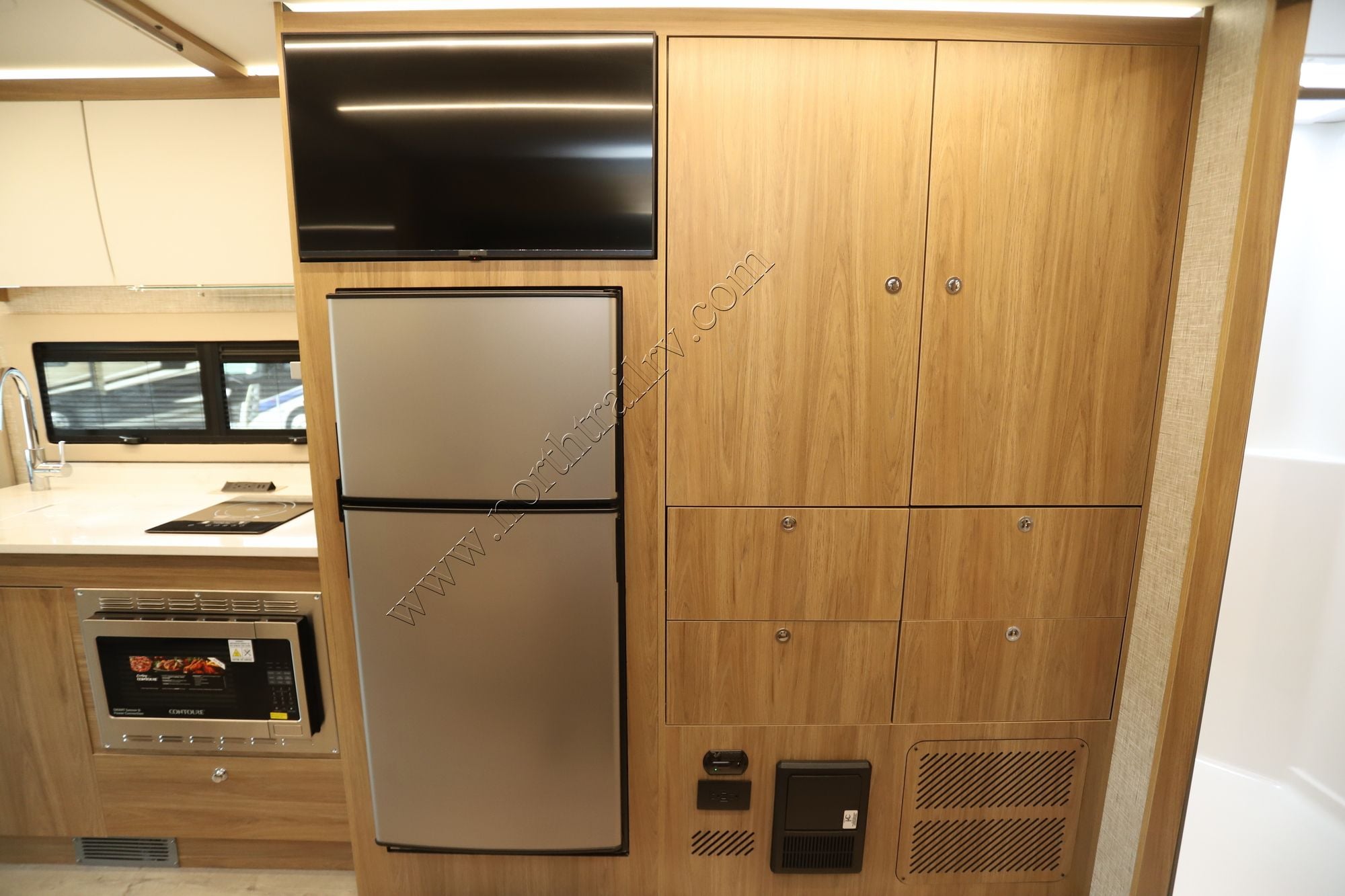 New 2027 Tiffin Motor Homes Wayfarer 25RW Class C  For Sale