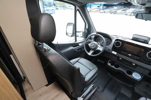 2027 Tiffin Motor Homes Wayfarer 25RW Class C