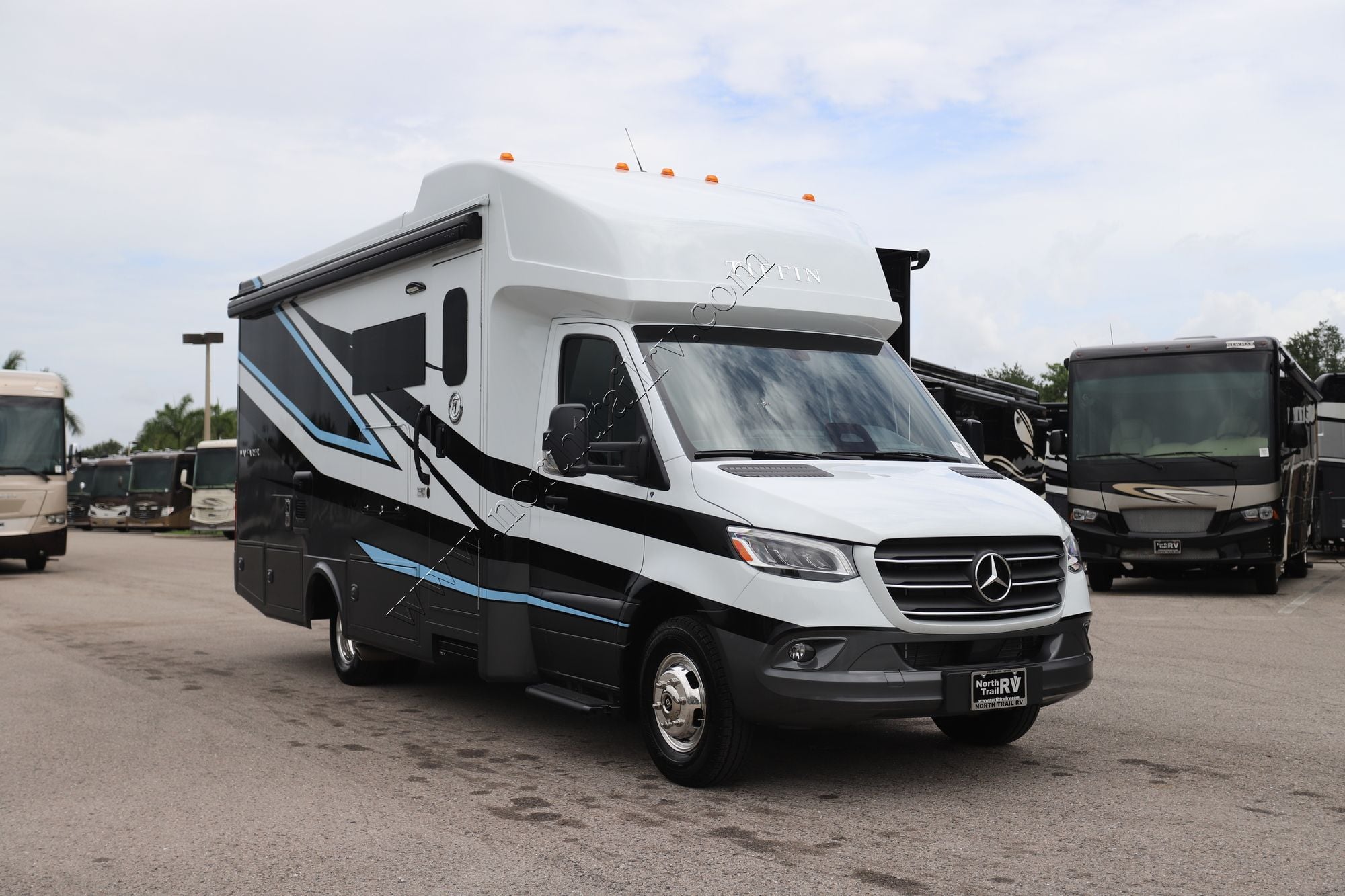 New 2027 Tiffin Motor Homes Wayfarer 25RW Class C  For Sale