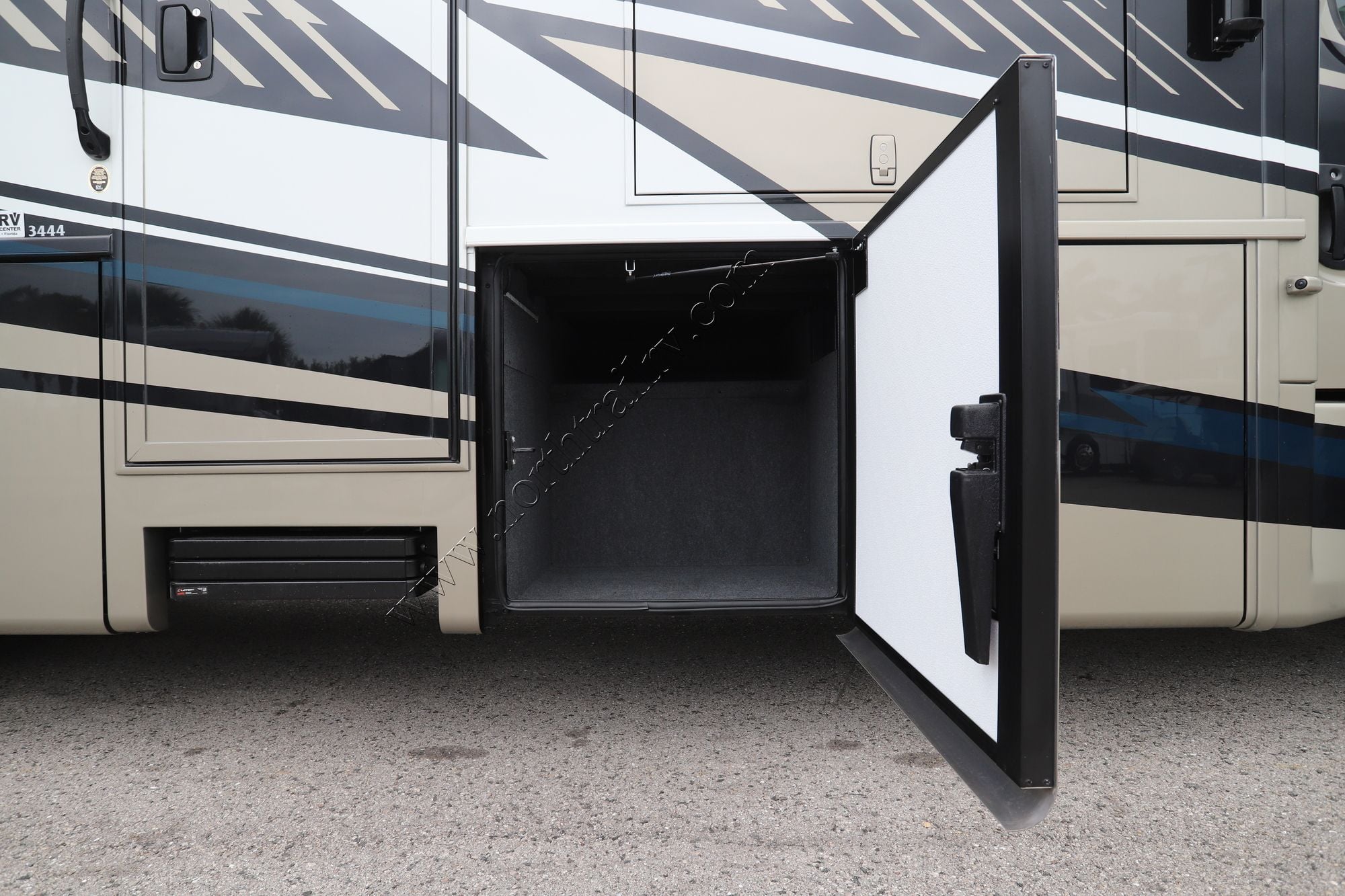 New 2027 Newmar Grand Star 3444 Super C  For Sale