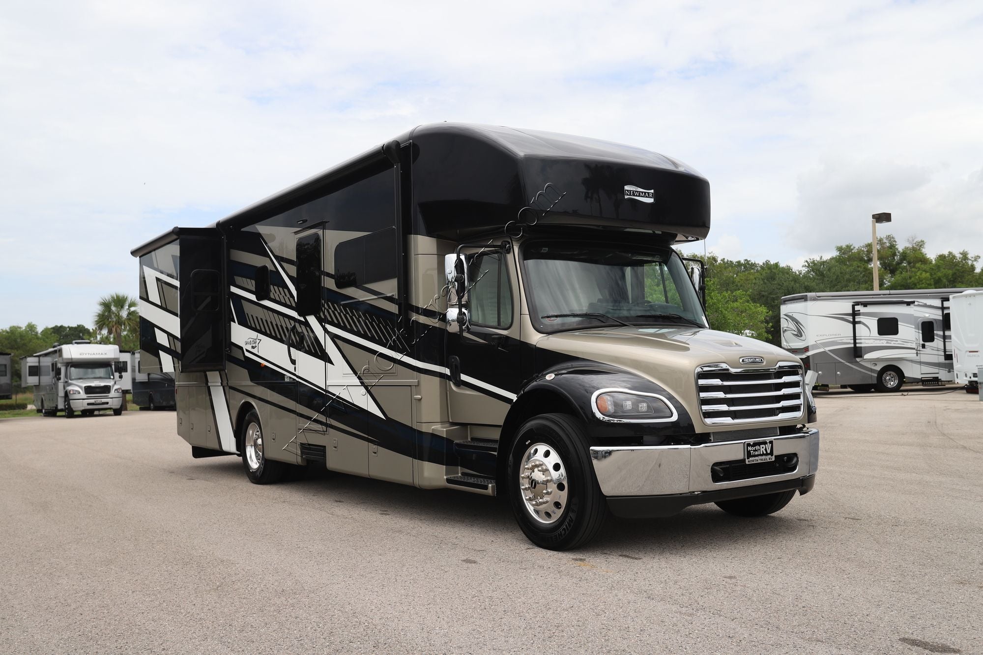 New 2027 Newmar Grand Star 3444 Super C  For Sale