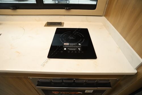 2027 Tiffin Motor Homes Wayfarer 25RW Class C