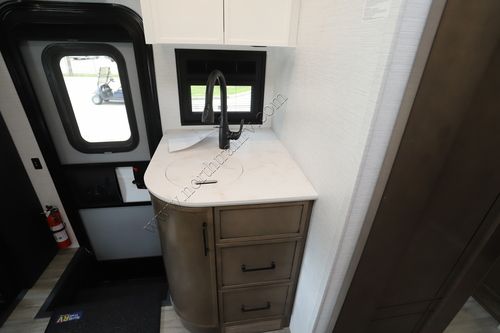 2027 Newmar Freedom Aire 2512