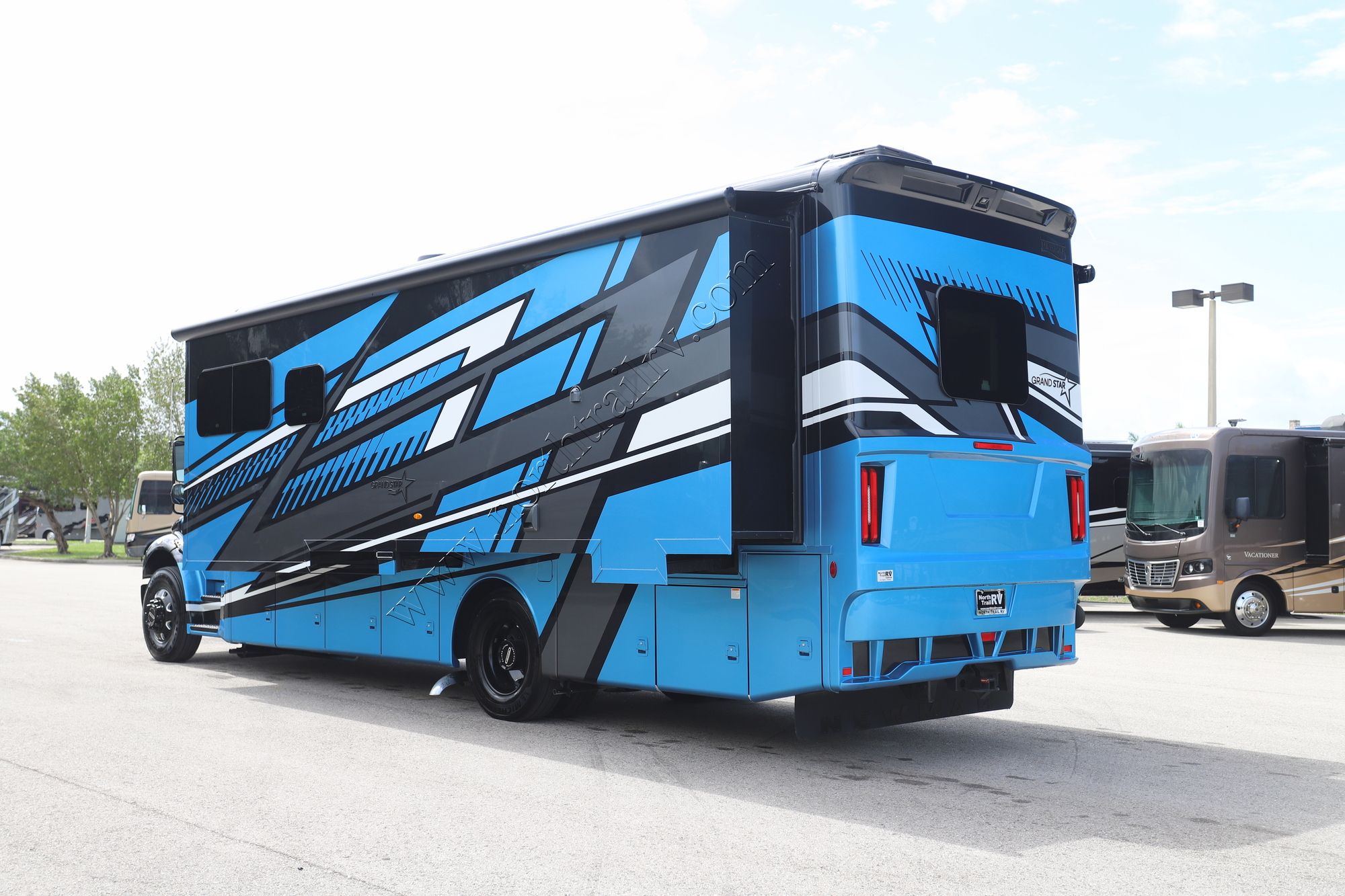 New 2027 Newmar Grand Star 3444 Super C  For Sale