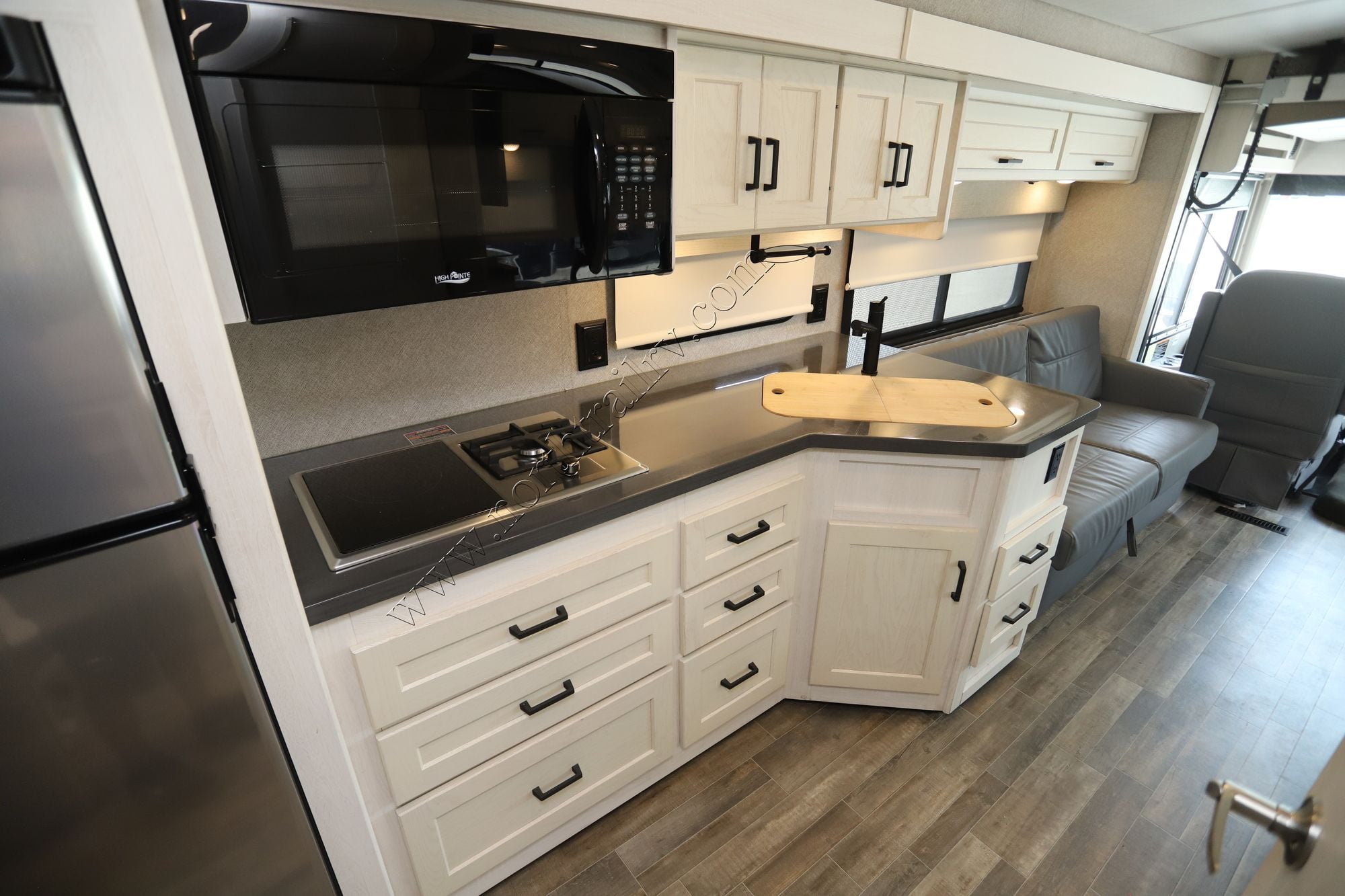 Used 2022 Winnebago Adventurer 29B Class A  For Sale