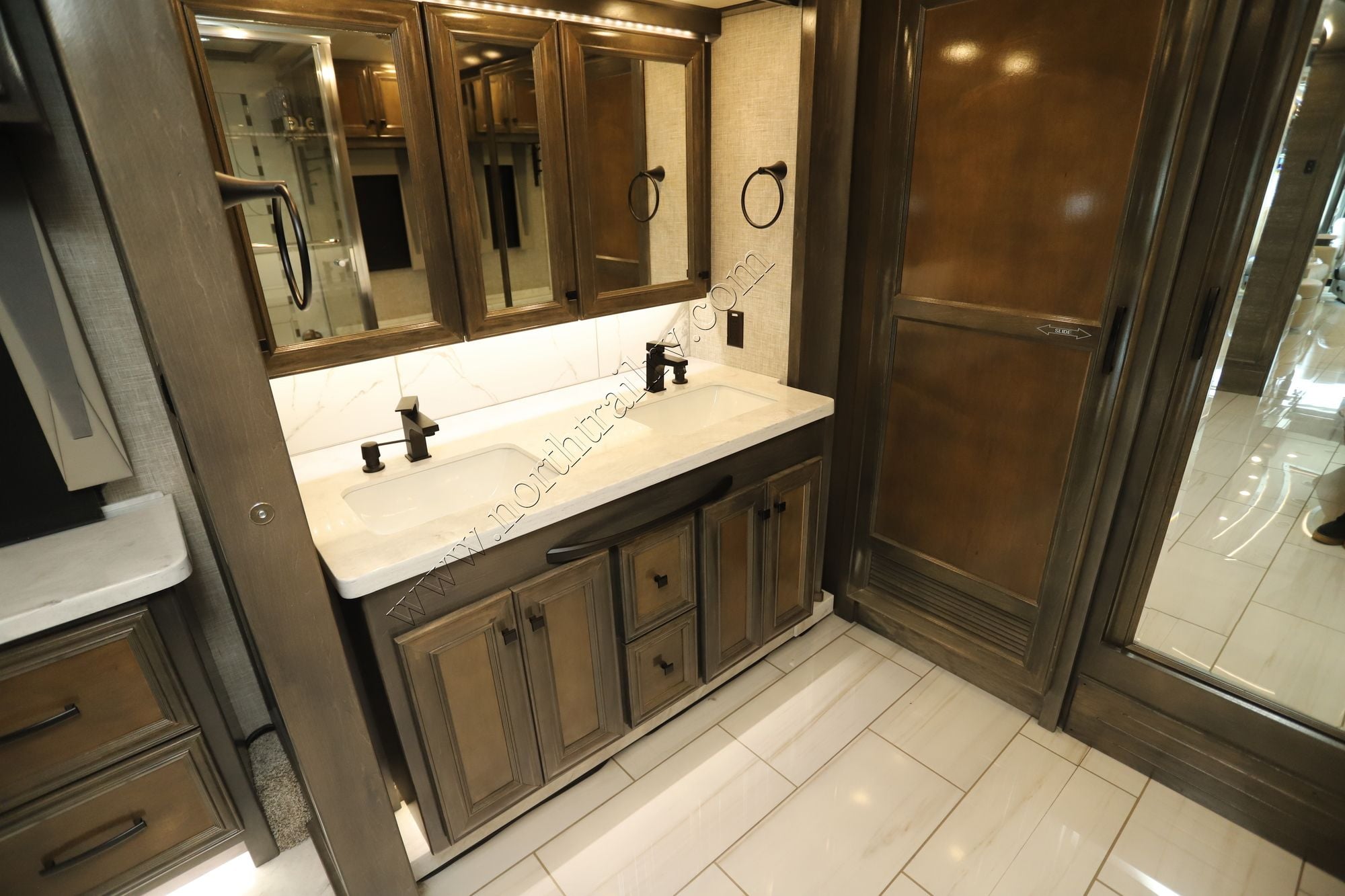 Used 2023 Tiffin Motor Homes Allegro Bus 40IP Class A  For Sale