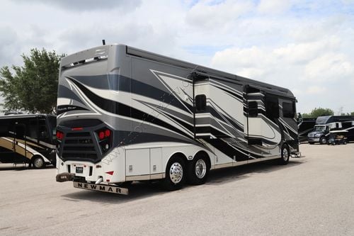 2021 Newmar Dutch Star 4363 Class A