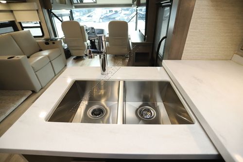 2023 Winnebago Forza 34T