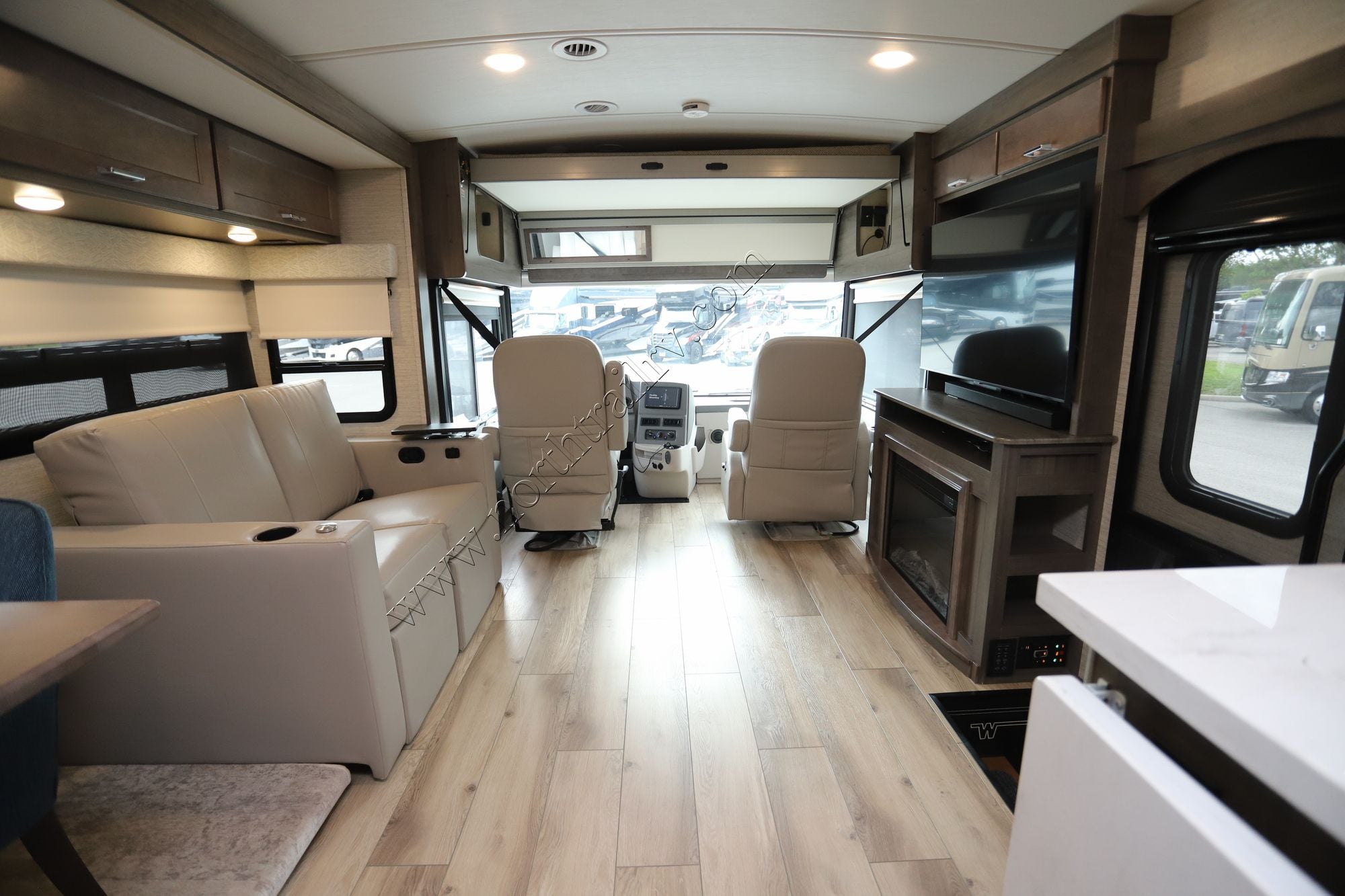Used 2023 Winnebago Forza 34T Class A  For Sale