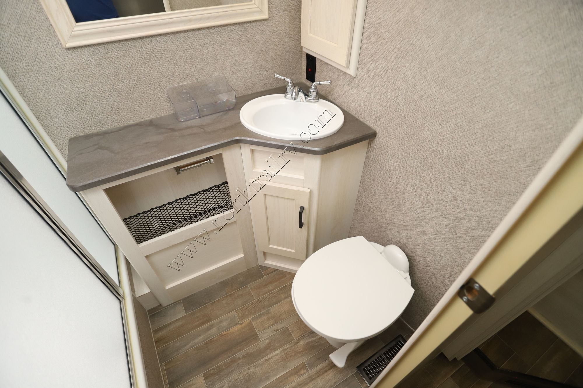 Used 2022 Winnebago Adventurer 29B Class A  For Sale