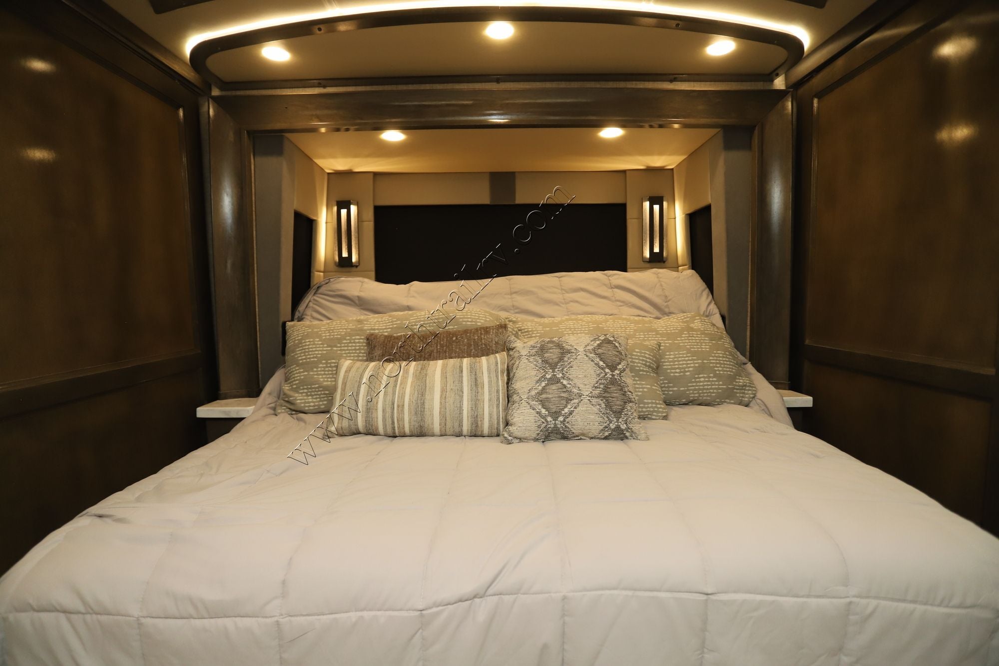 Used 2023 Tiffin Motor Homes Allegro Bus 40IP Class A  For Sale