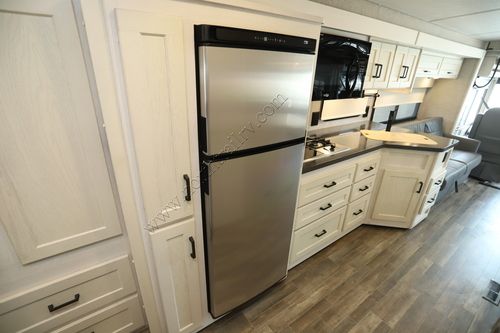 2022 Winnebago Adventurer 29B