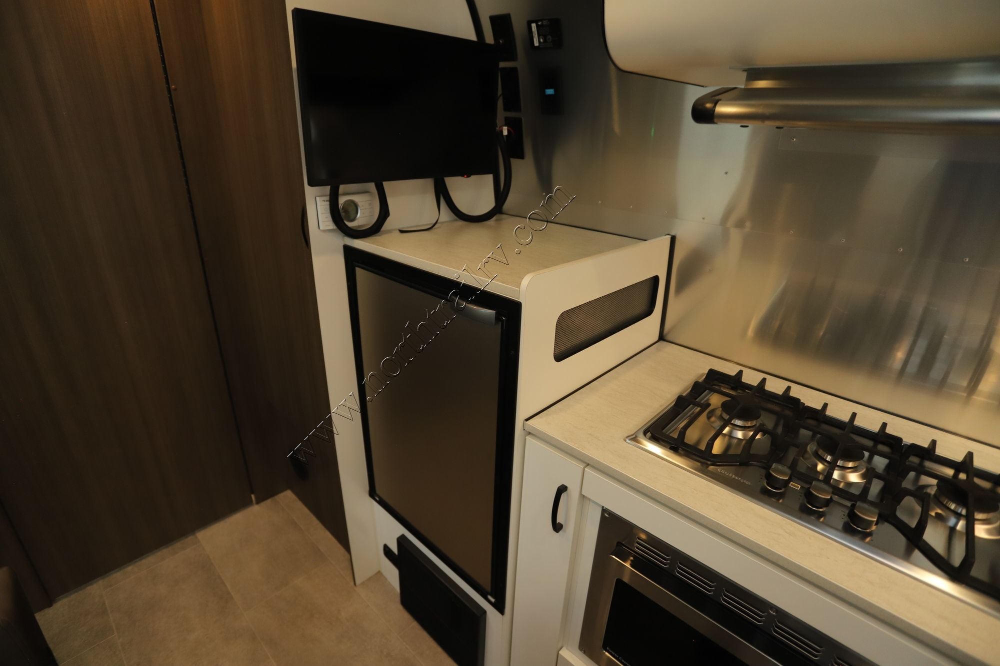 2023 Airstream Caravel 22FB Travel Trailer Used  For Sale