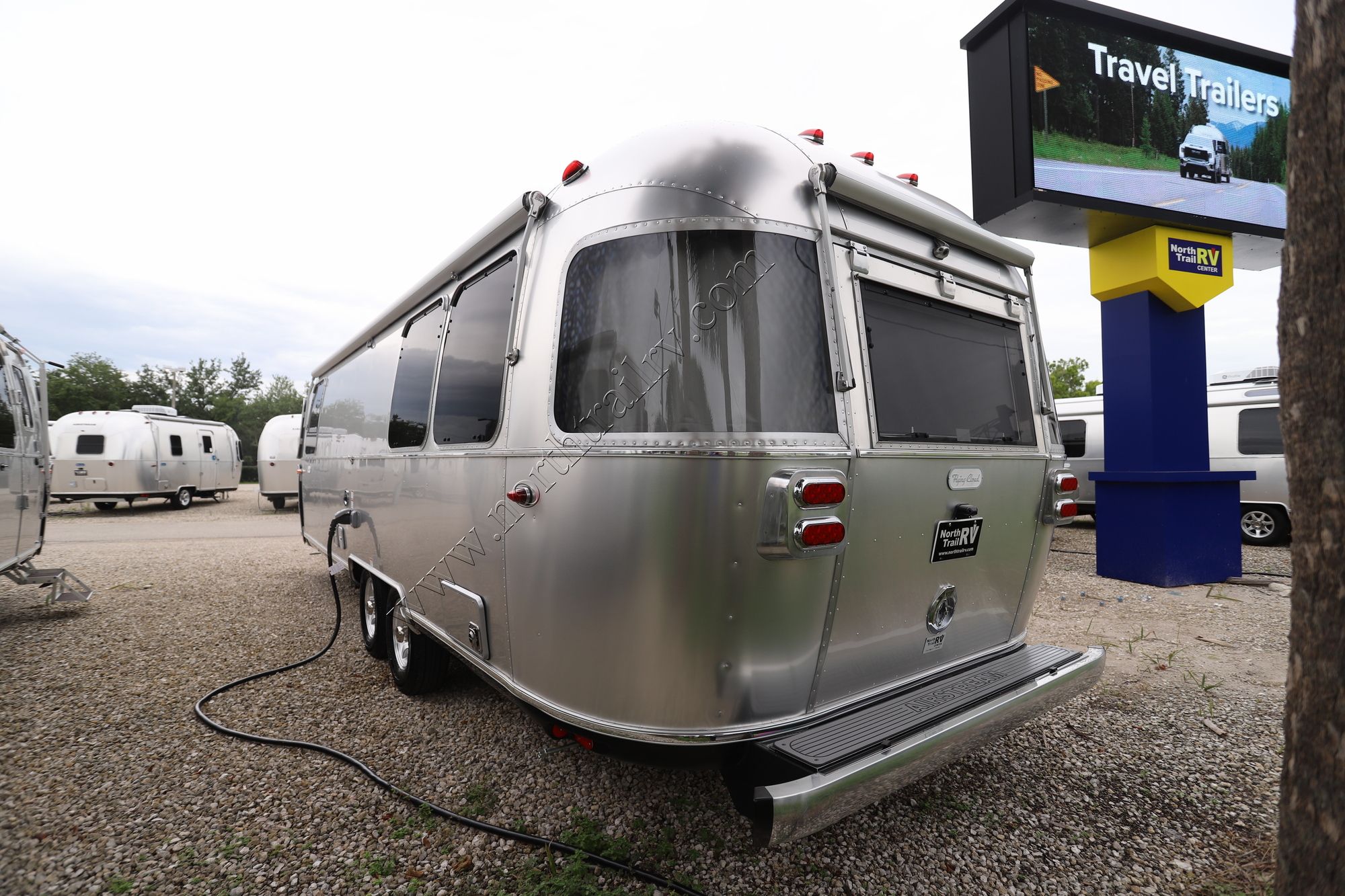 2026 Airstream Flying Cloud 27FB Travel Trailer New  For Sale