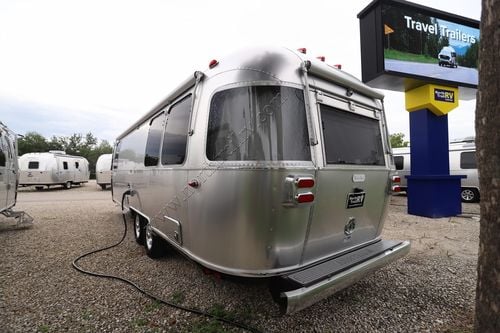 2026 Airstream Flying Cloud 27FB