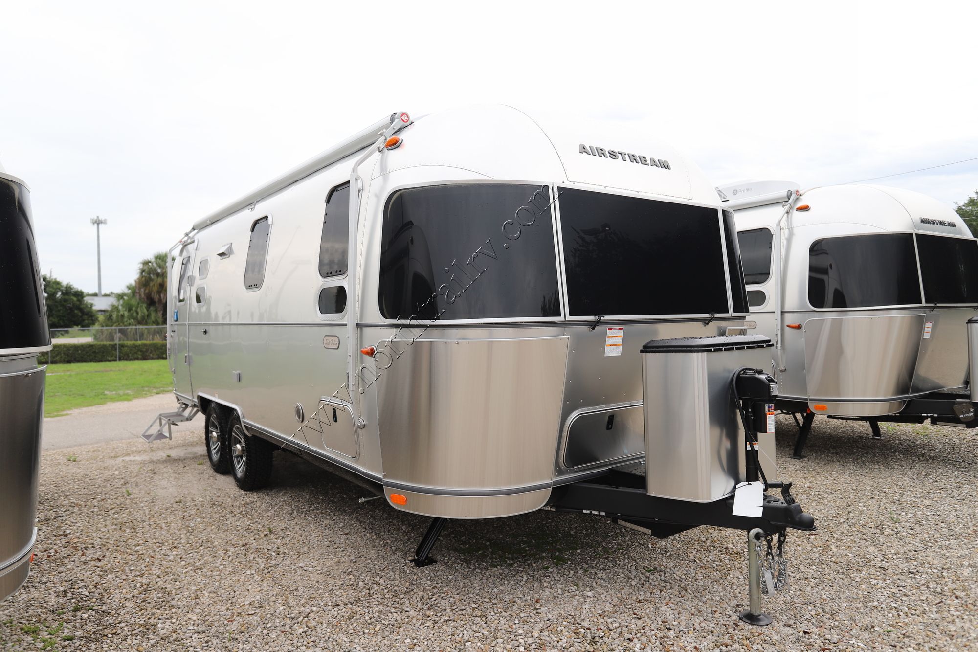 New 2026 Airstream Trade Wind 25FB Travel Trailer  For Sale