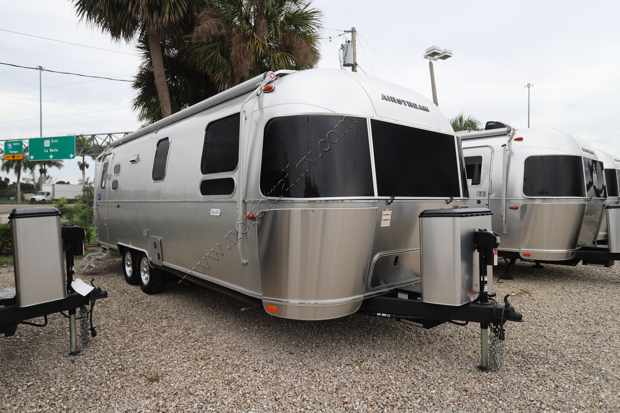 2026 Airstream Flying Cloud 27FB Travel Trailer New For Sale