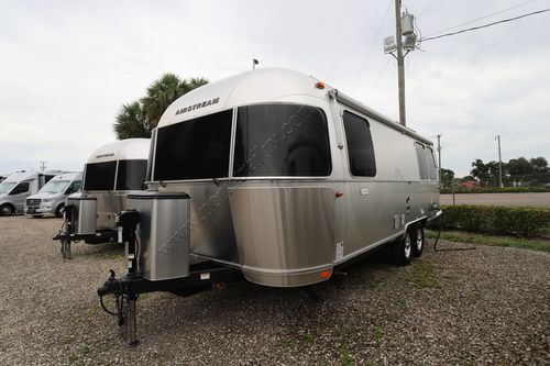 2025 Airstream Flying Cloud 25FB