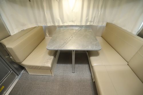 2025 Airstream Flying Cloud 25FB