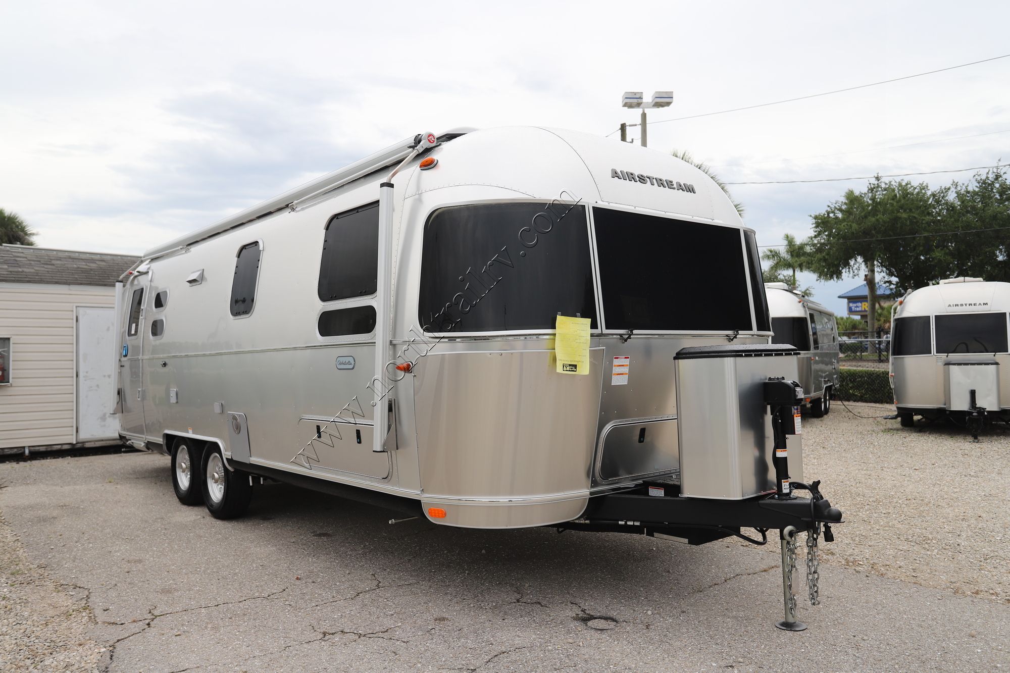 2026 Airstream Globetrotter 27FB Travel Trailer New  For Sale