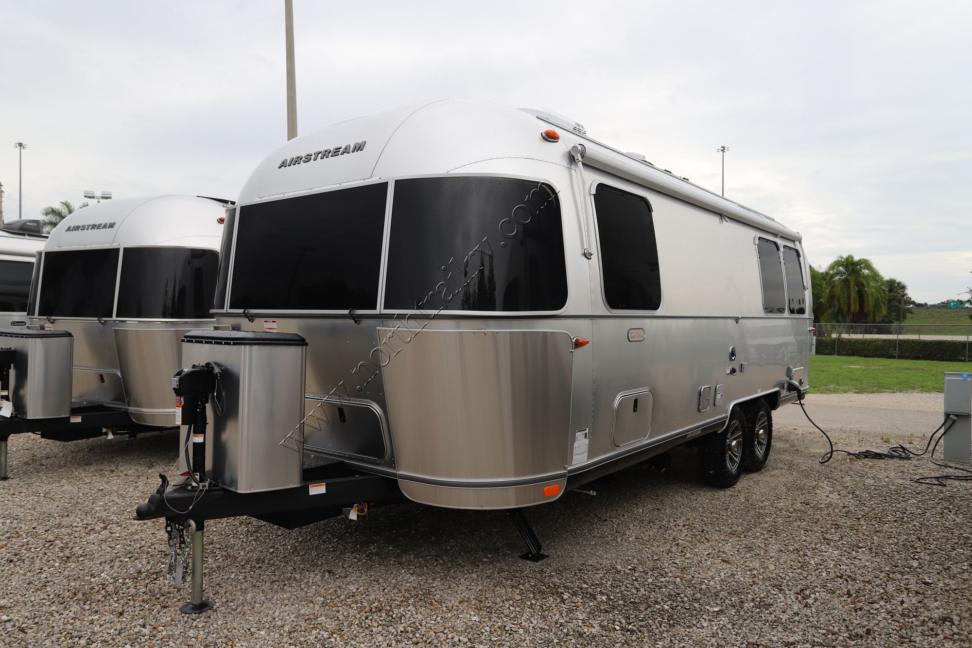New 2026 Airstream Trade Wind 25FB Travel Trailer  For Sale