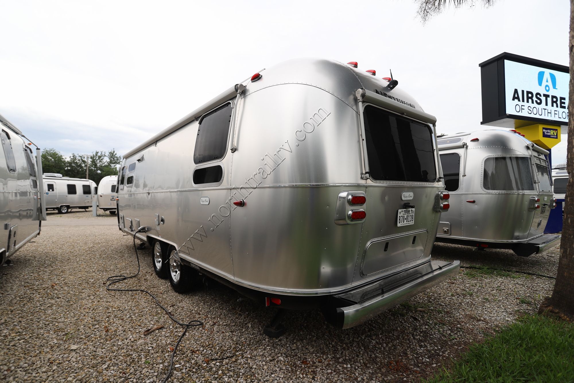 Used 2022 Airstream Flying Cloud 28RB Travel Trailer  For Sale