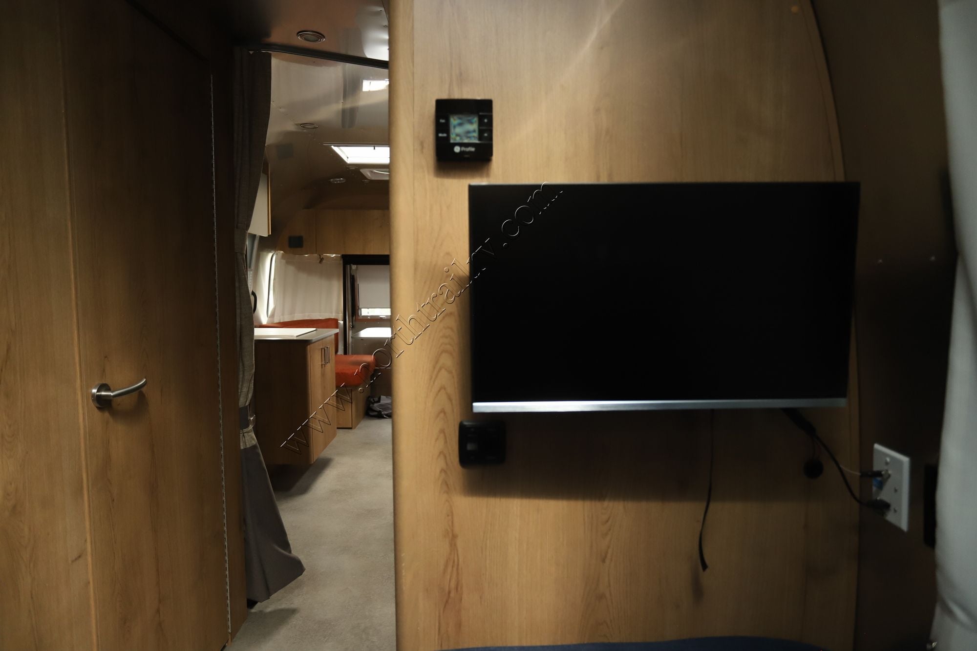 New 2026 Airstream Trade Wind 25FB Travel Trailer  For Sale