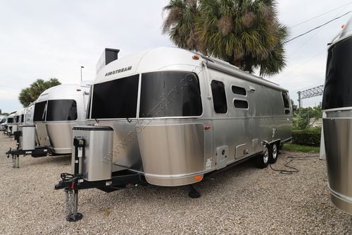2022 Airstream Flying Cloud 28RB