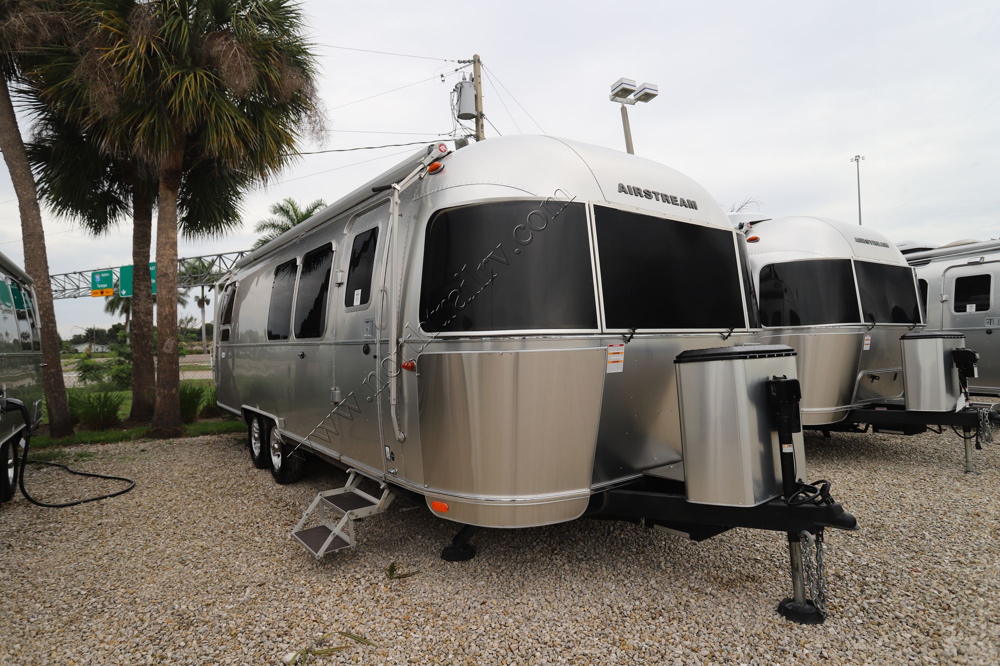Used 2022 Airstream Flying Cloud 28RB Travel Trailer  For Sale
