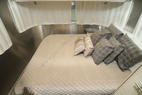 2025 Airstream Flying Cloud 25FB