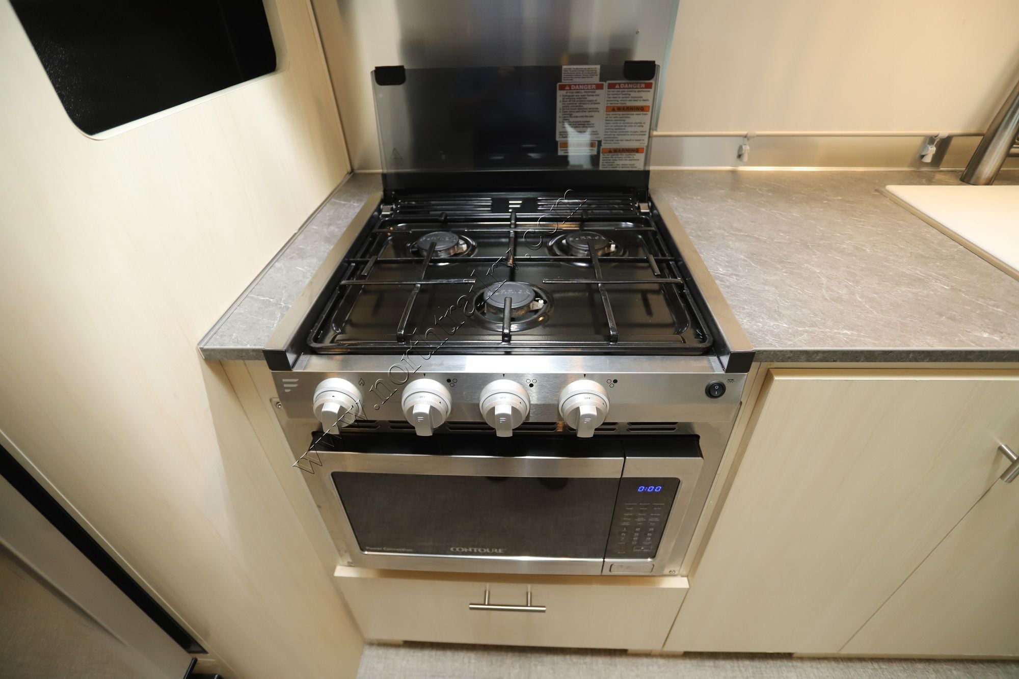 Used 2022 Airstream Flying Cloud 28RB Travel Trailer  For Sale