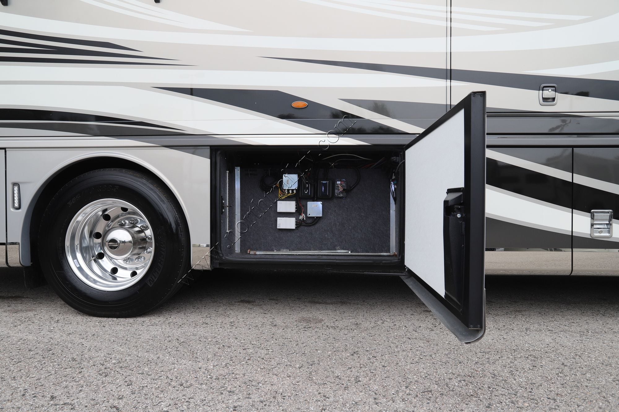 Used 2020 Newmar New Aire 3543 Class A  For Sale